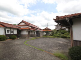 敷地内